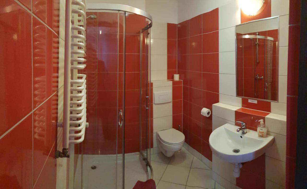 Hotelik Kameleon Pokoje Goscinne Jawor Exterior photo
